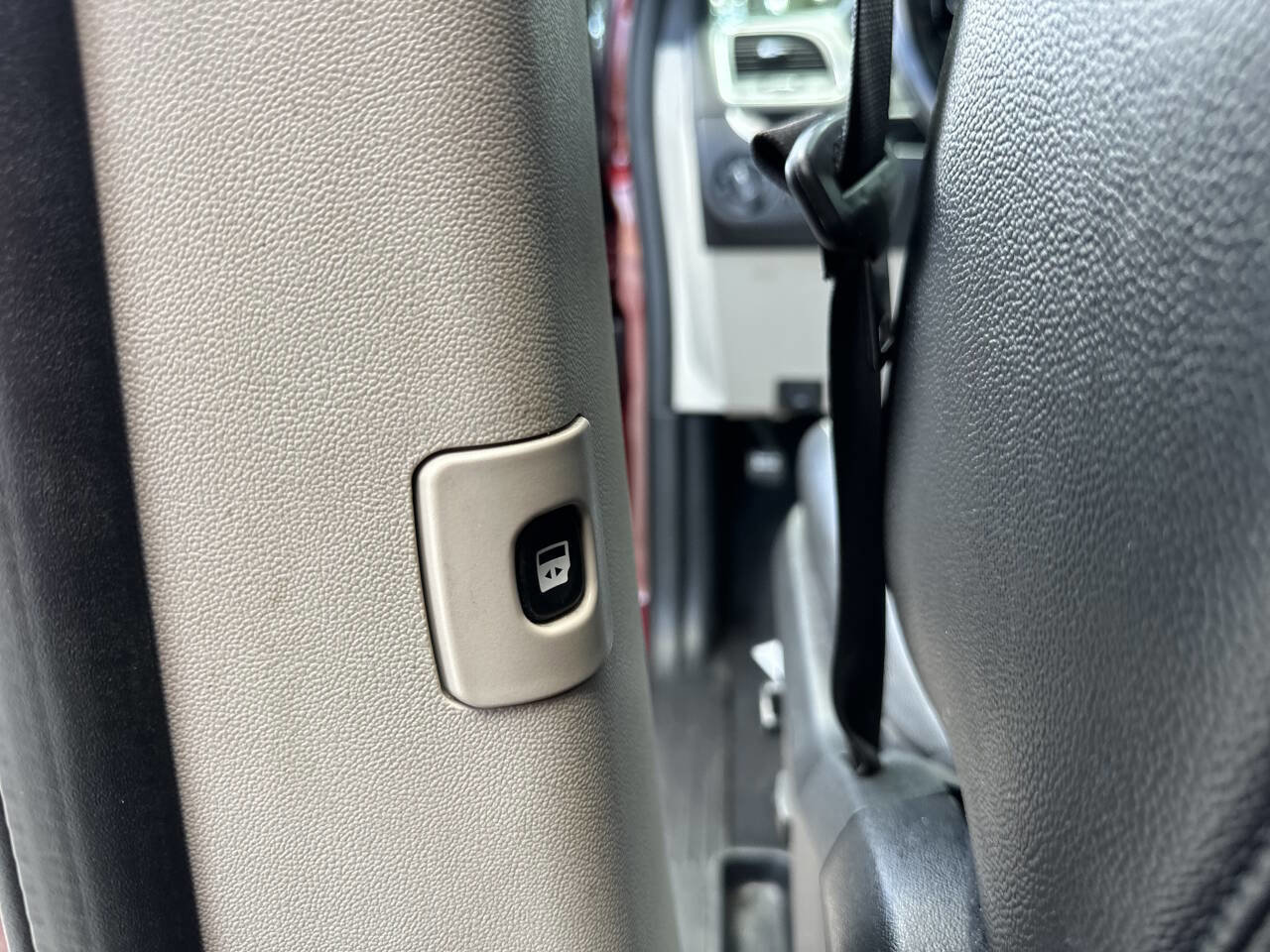 Used 2018 Dodge Grand Caravan SXT FWD image 20