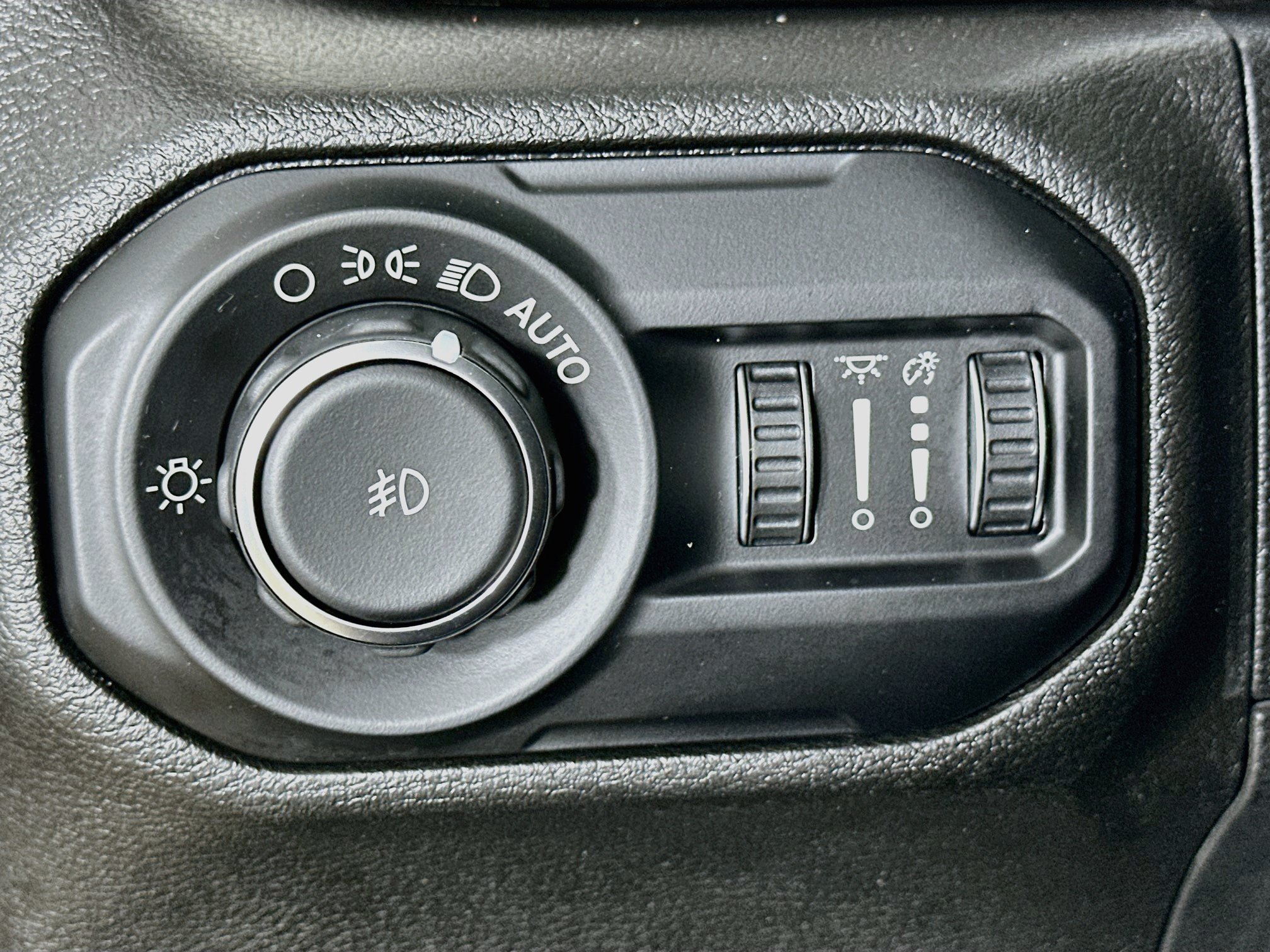 Used 2019 Jeep Wrangler Unlimited Sport S AWD/4WD image 11