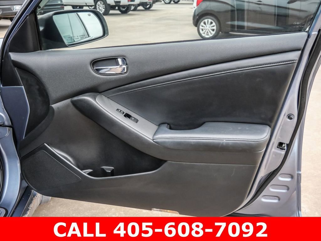 Used 2012 Nissan Altima 3.5 SR w/ Sport Pkg FWD image 16