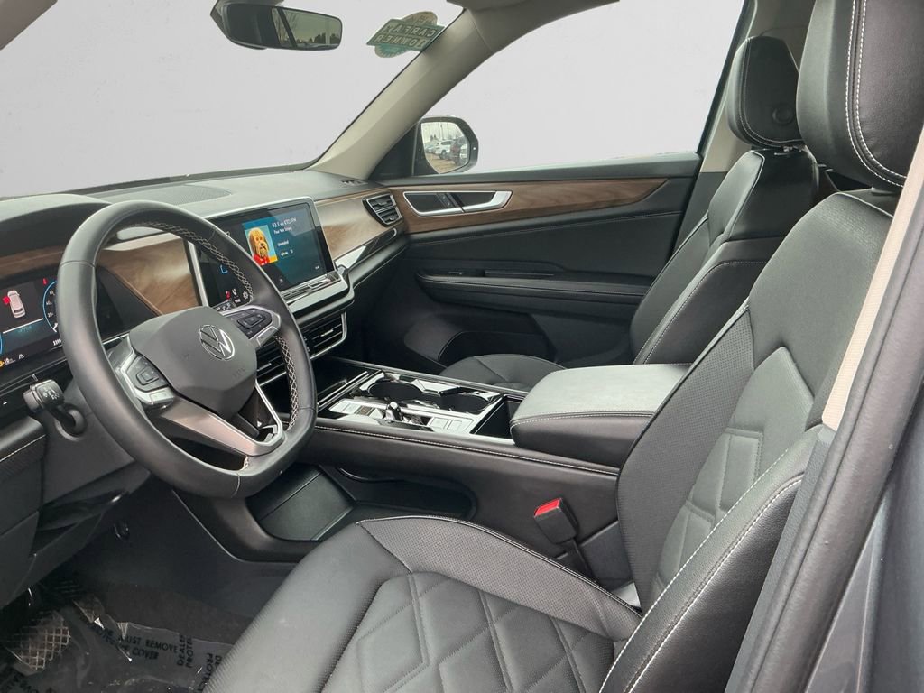 Used 2025 Volkswagen Atlas SE image 9