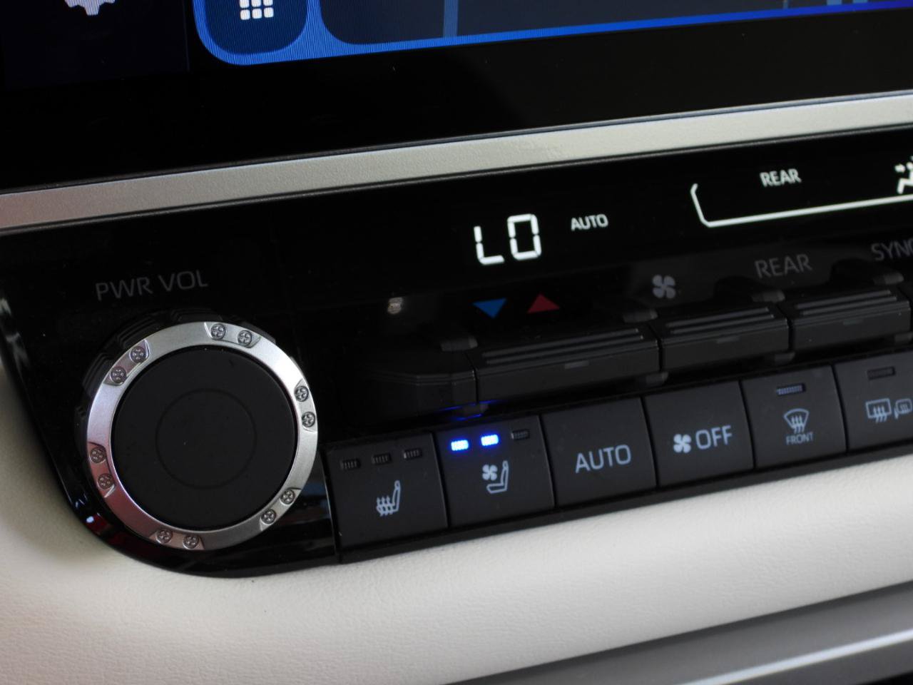 Used 2023 Toyota Sequoia Capstone AWD/4WD image 83