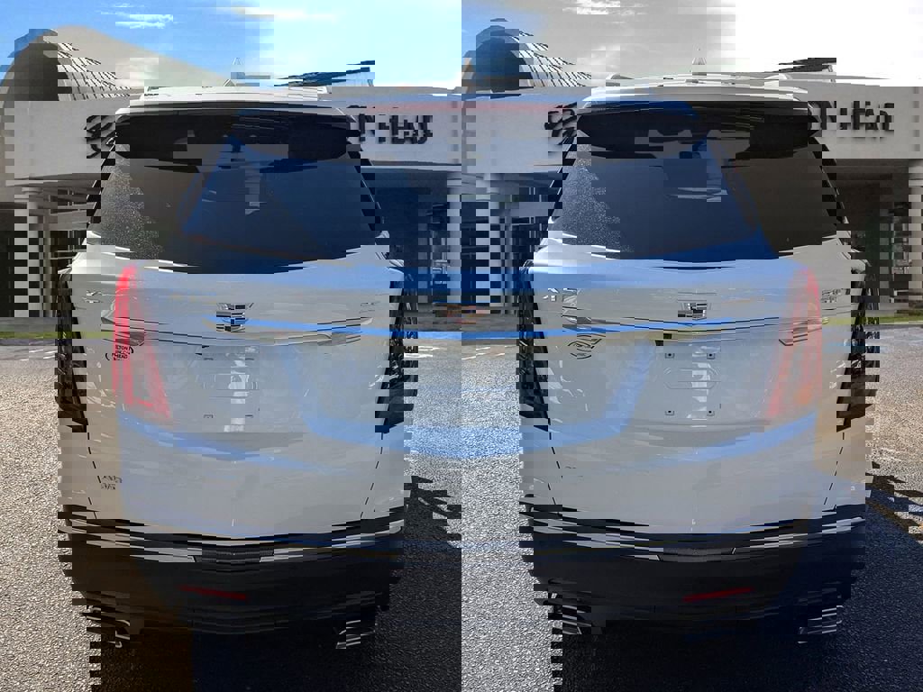 New 2026 Cadillac XT5 Luxury image 5