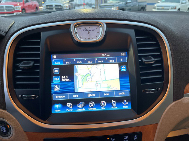 Used 2013 Chrysler 300 C w/ Light Group image 28