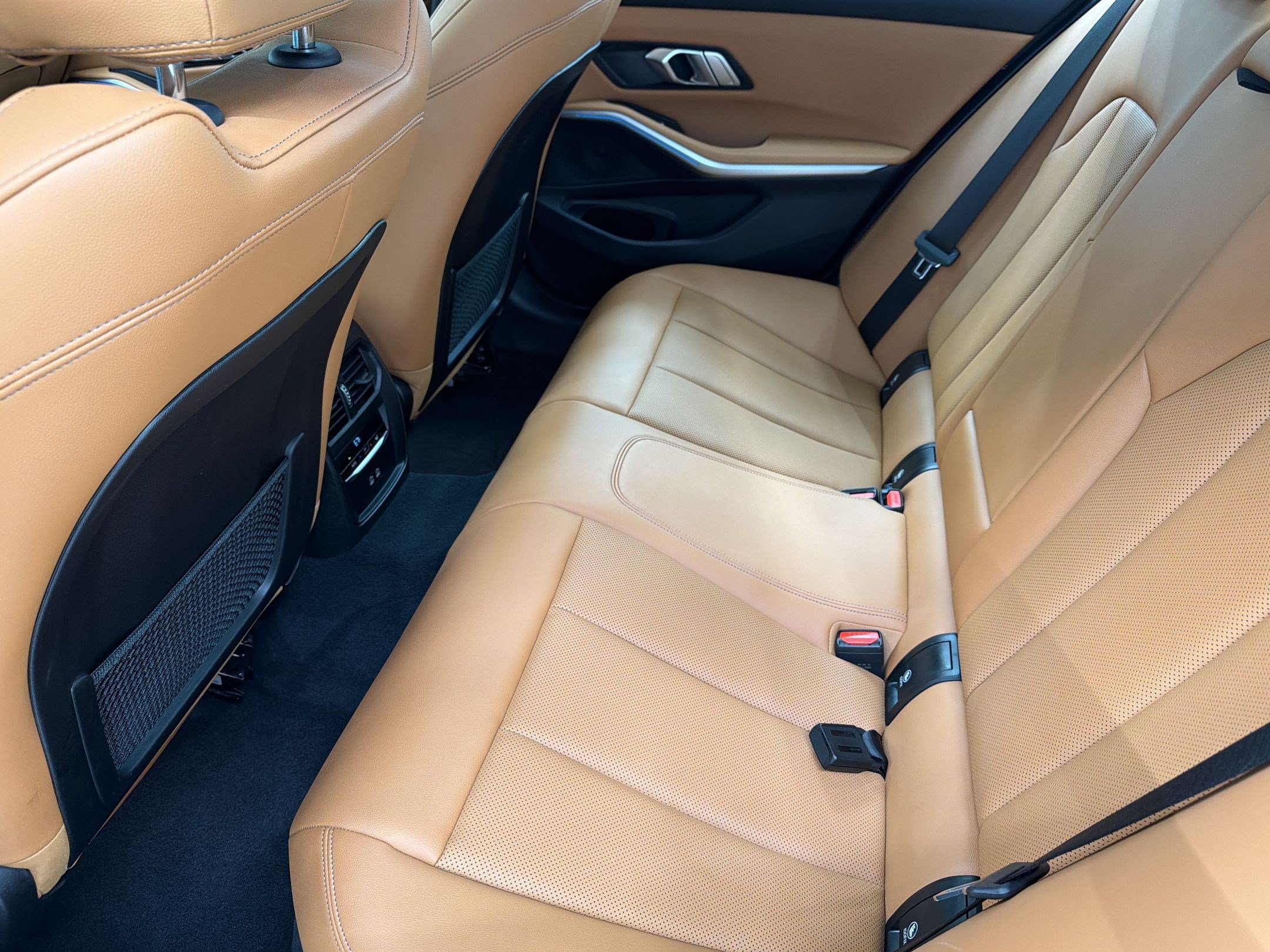 Used 2023 BMW 330e w/ M Sport Package RWD image 21