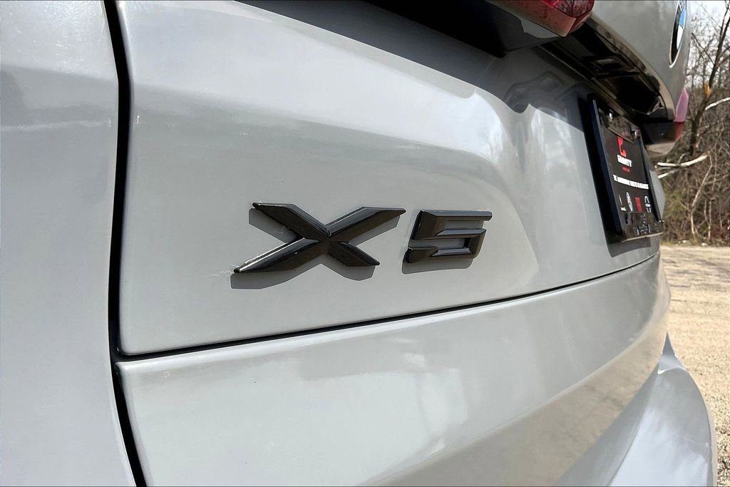 Used 2021 BMW X5 xDrive40i w/ M Sport Package image 24