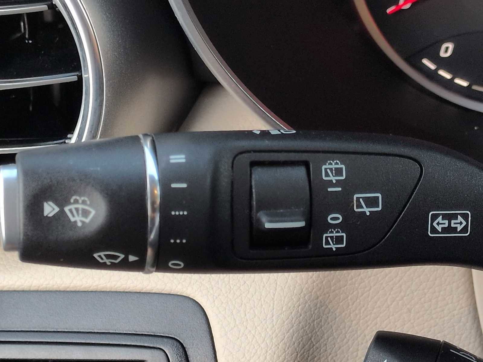 Used 2022 Mercedes-Benz GLC 300 4MATIC image 28