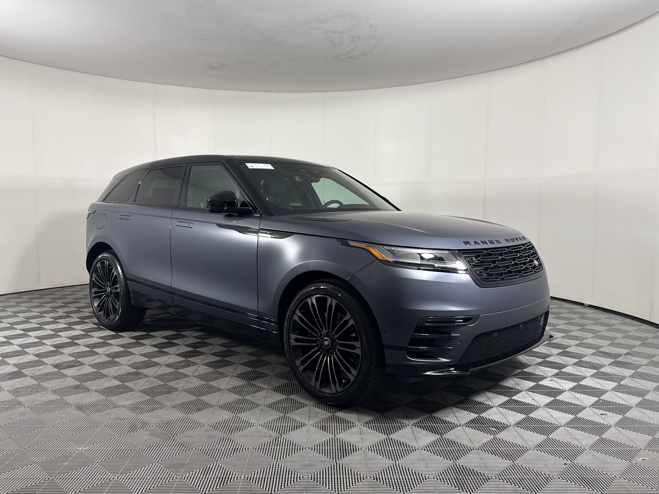 New 2026 Land Rover Range Rover Velar Belgravia AWD/4WD image 7