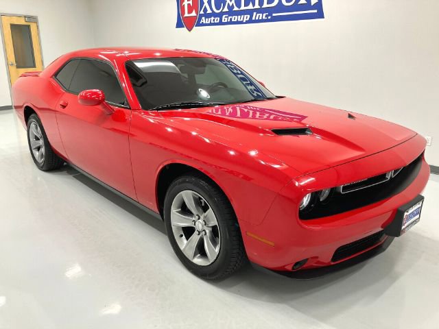 Used 2019 Dodge Challenger SXT image 15
