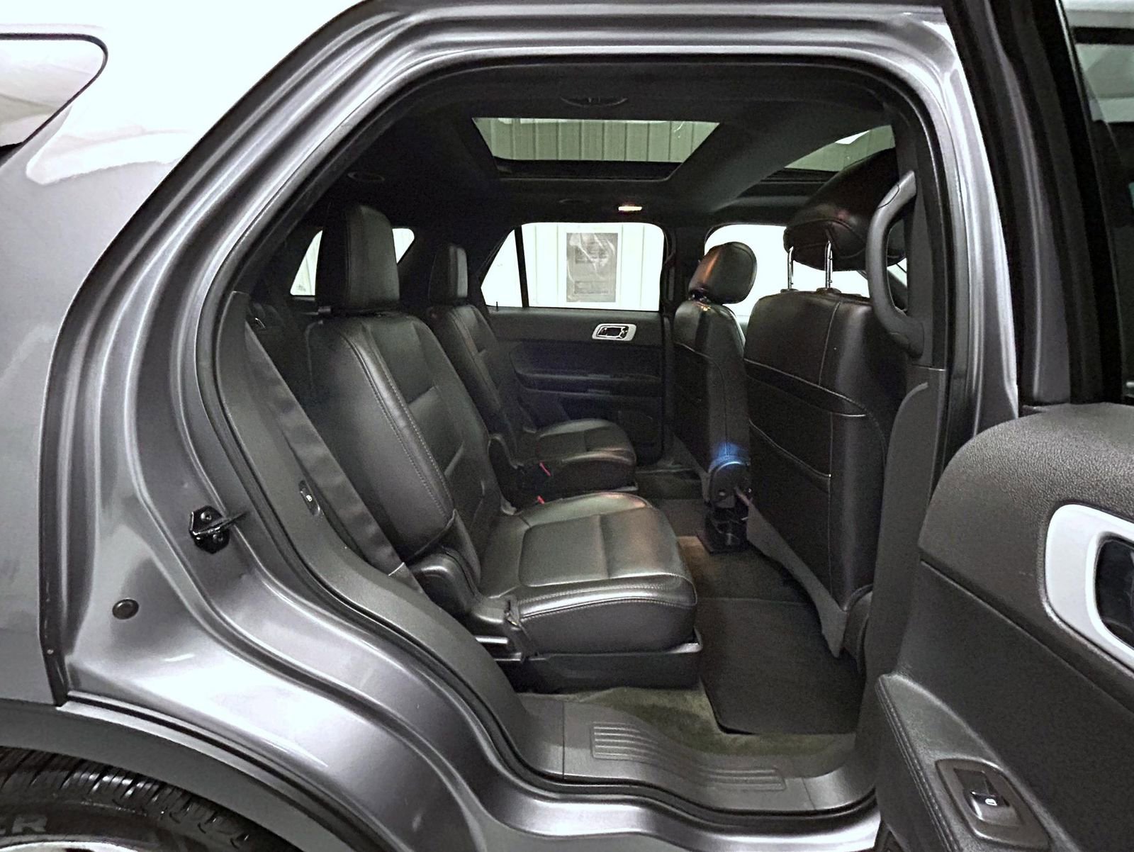 Used 2013 Ford Explorer Limited image 18