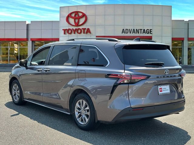 Used 2022 Toyota Sienna XLE w/ XLE Plus Package FWD image 10