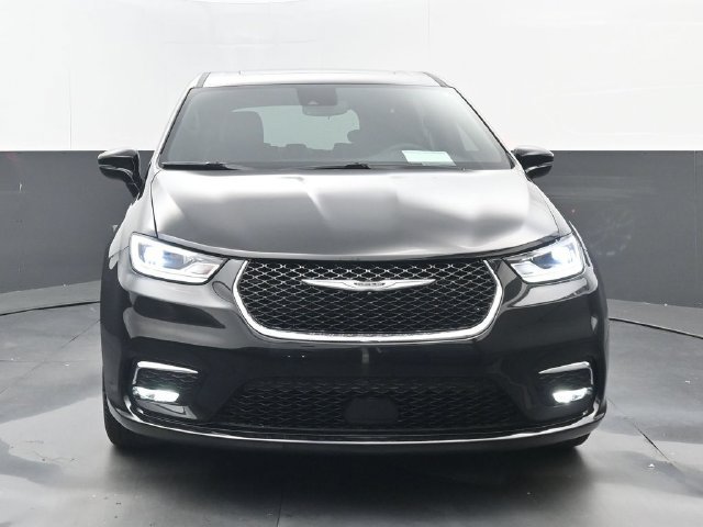 Used 2026 Chrysler Pacifica Limited FWD image 22