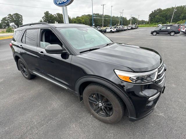 Used 2020 Ford Explorer XLT w/ Equipment Group 202A AWD/4WD image 3