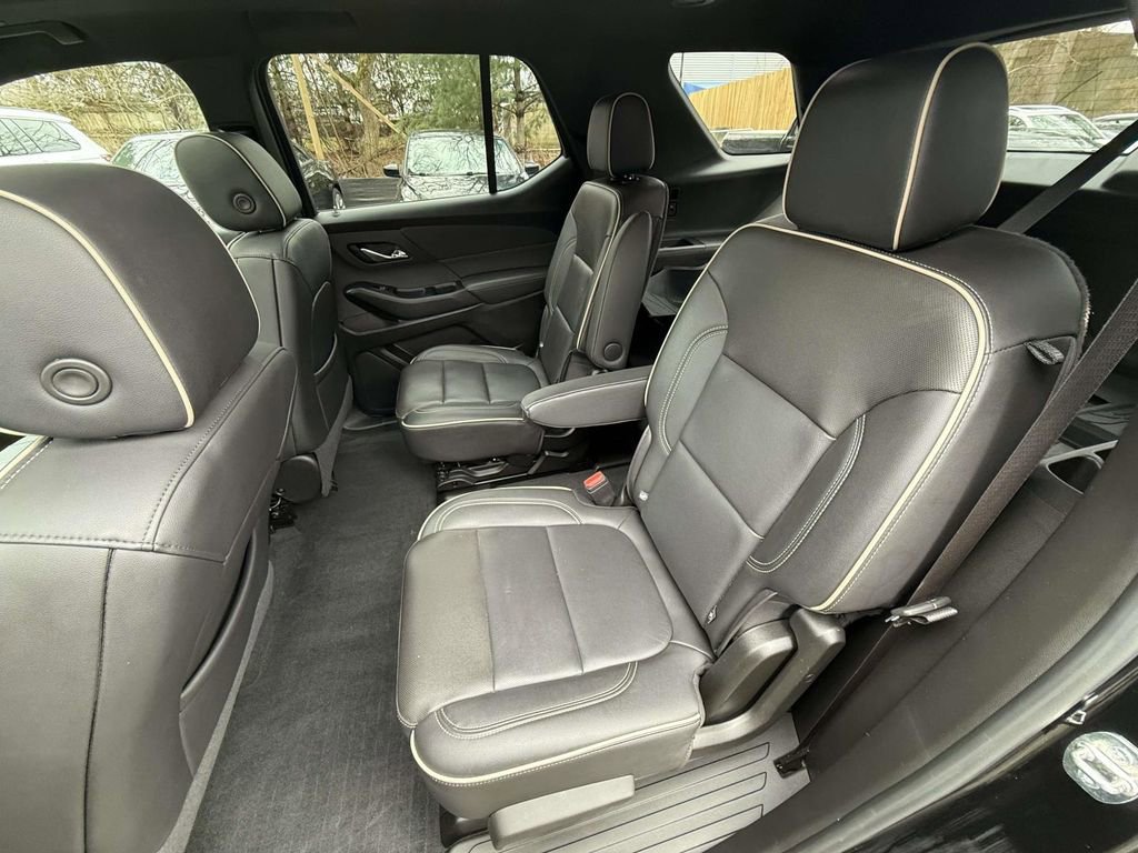 Used 2023 Chevrolet Traverse Premier w/ Redline Edition image 11