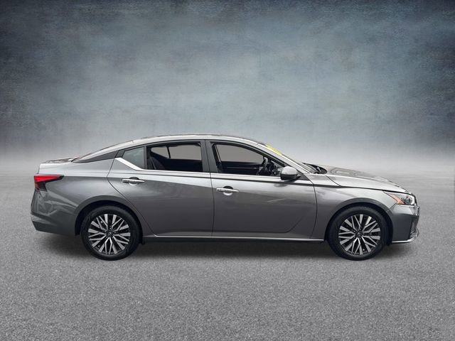 Used 2023 Nissan Altima 2.5 SV image 3