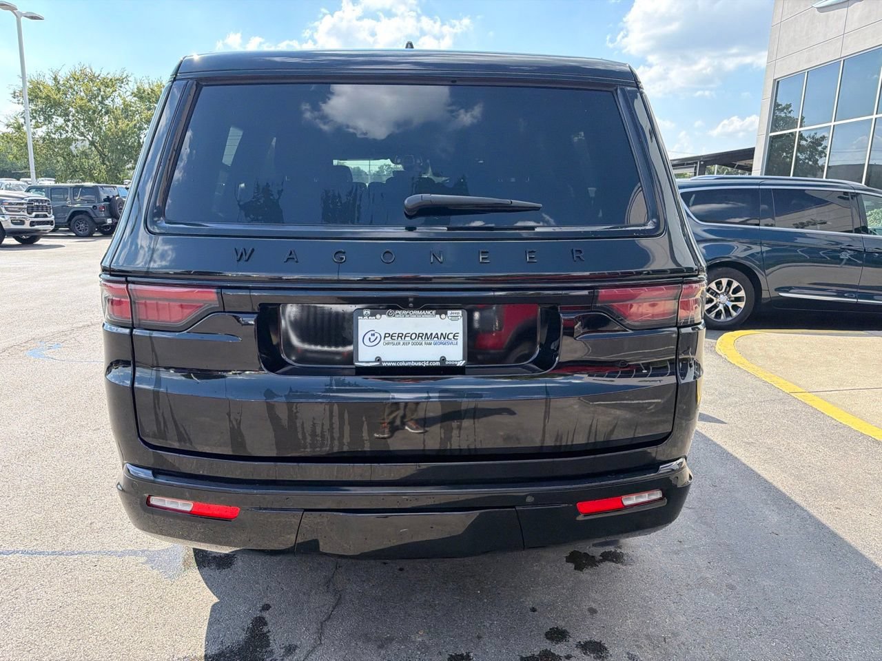 Certified 2024 Jeep Wagoneer Series II AWD/4WD image 8
