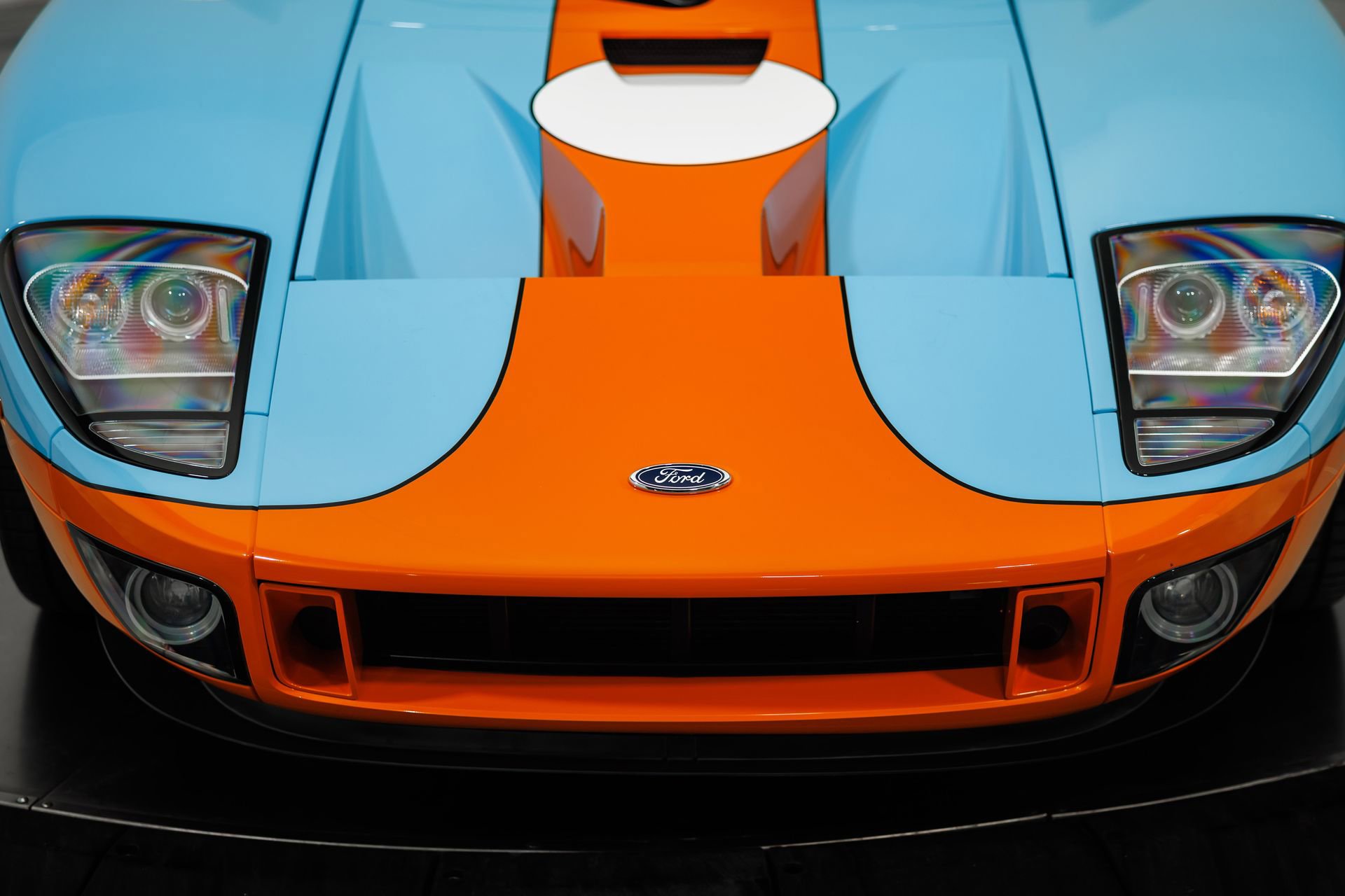 Used 2006 Ford GT RWD image 36