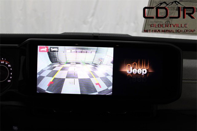 Used 2024 Jeep Wrangler Sahara w/ Technology Group image 27