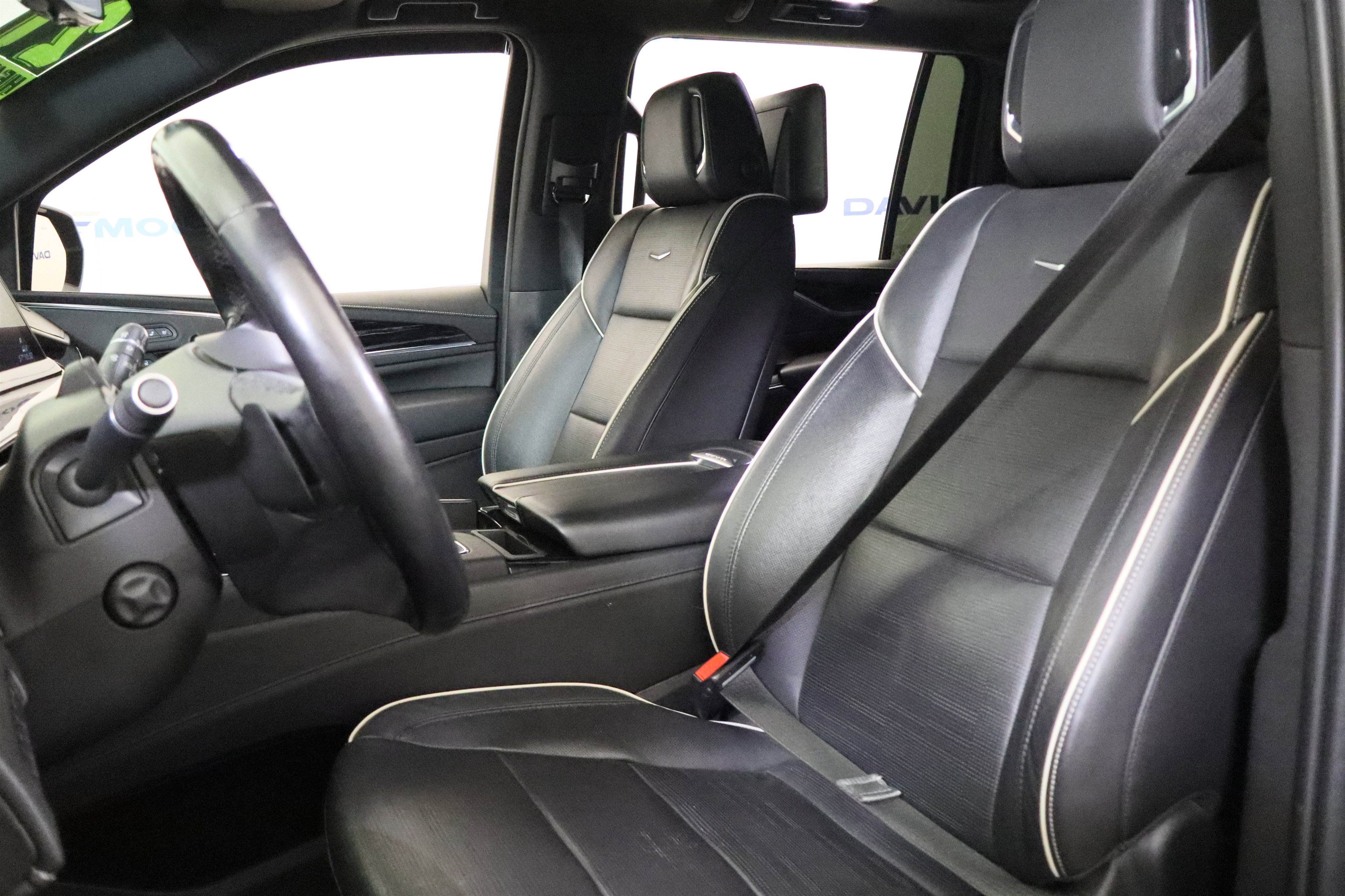 Used 2021 Cadillac Escalade ESV Sport w/ Driver Assist Tech Package AWD/4WD image 23