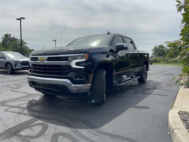 Used 2023 Chevrolet Silverado 1500 LT image 3