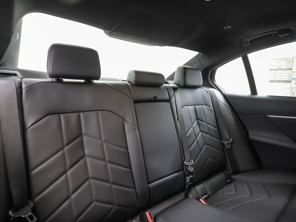 New 2026 BMW 530i xDrive w/ M Sport Package image 28