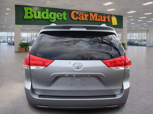 Used 2011 Toyota Sienna LE image 7