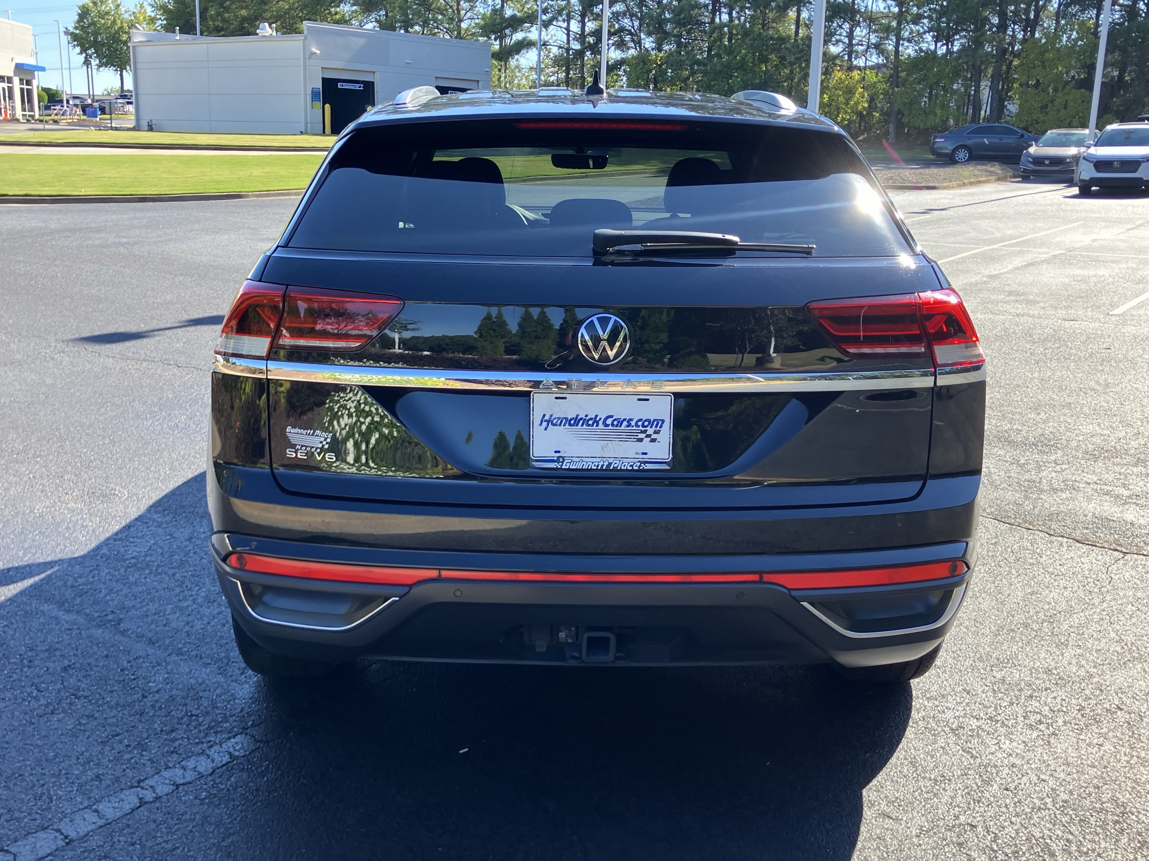 Used 2023 Volkswagen Atlas Cross Sport SE FWD image 9