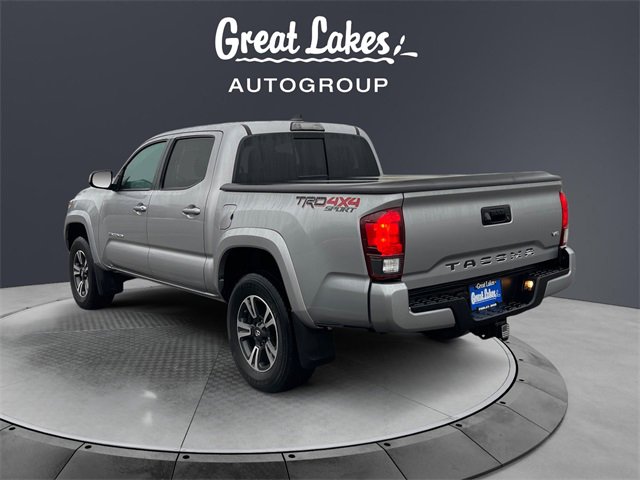 Used 2019 Toyota Tacoma TRD Sport image 3