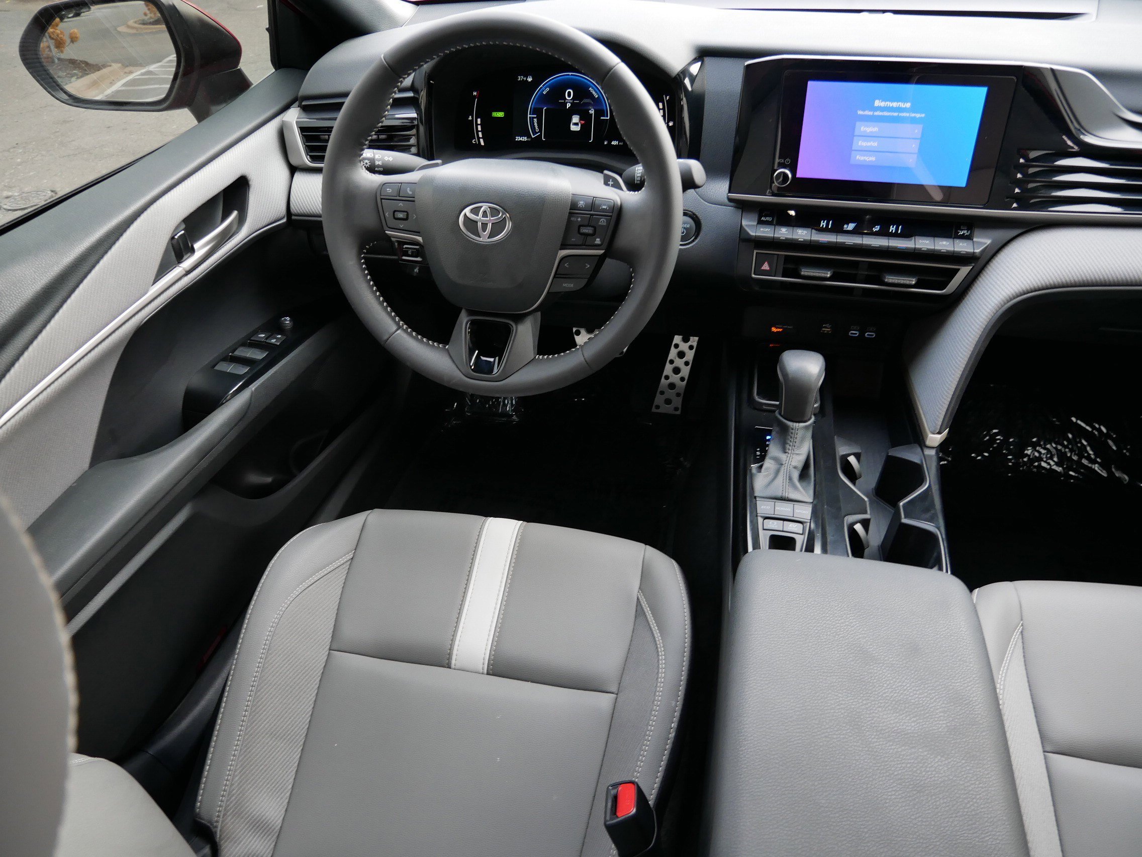 Certified 2025 Toyota Camry SE w/ Convenience Package image 9