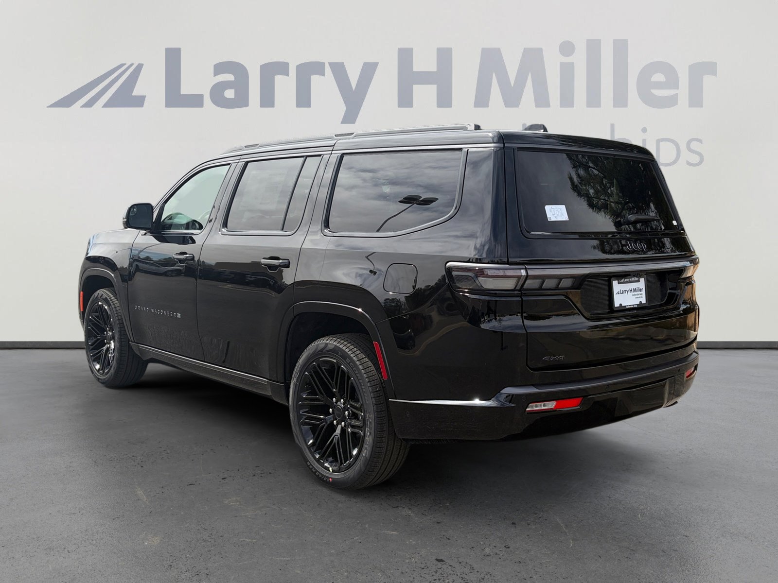 New 2026 Jeep Grand Wagoneer Limited AWD/4WD image 3