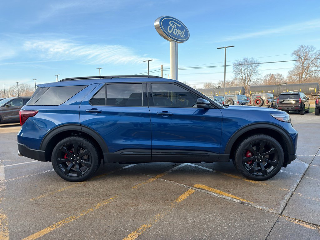 Used 2022 Ford Explorer ST w/ Equipment Group 401A image 7