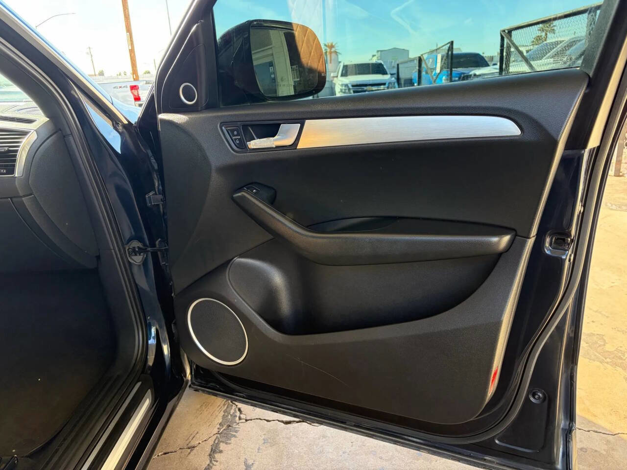 Used 2010 Audi Q5 3.2 Prestige image 17