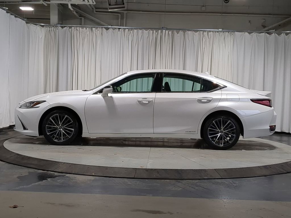 Used 2022 Lexus ES 300h w/ Premium Package image 11