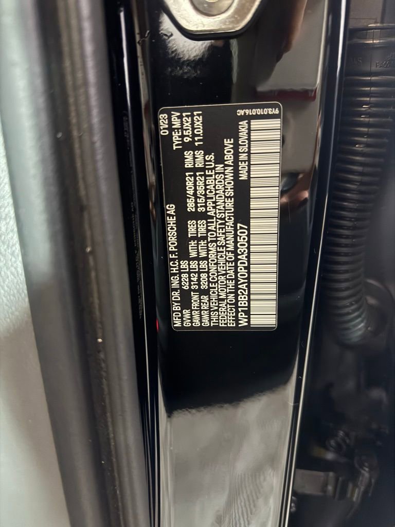 Used 2023 Porsche Cayenne S Platinum w/ Premium Package Plus image 26