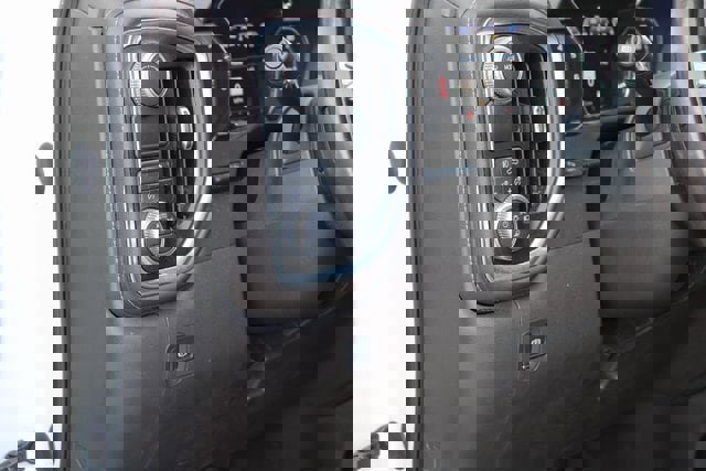 Used 2021 GMC Sierra 1500 SLT image 24