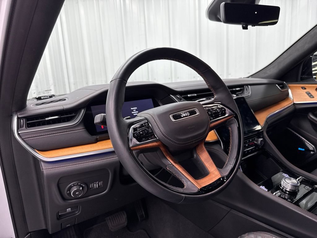 Used 2021 Jeep Grand Cherokee L Summit AWD/4WD image 18