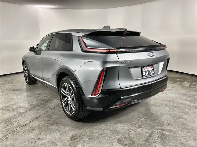 Used 2026 Cadillac Lyriq Premium Luxury image 6