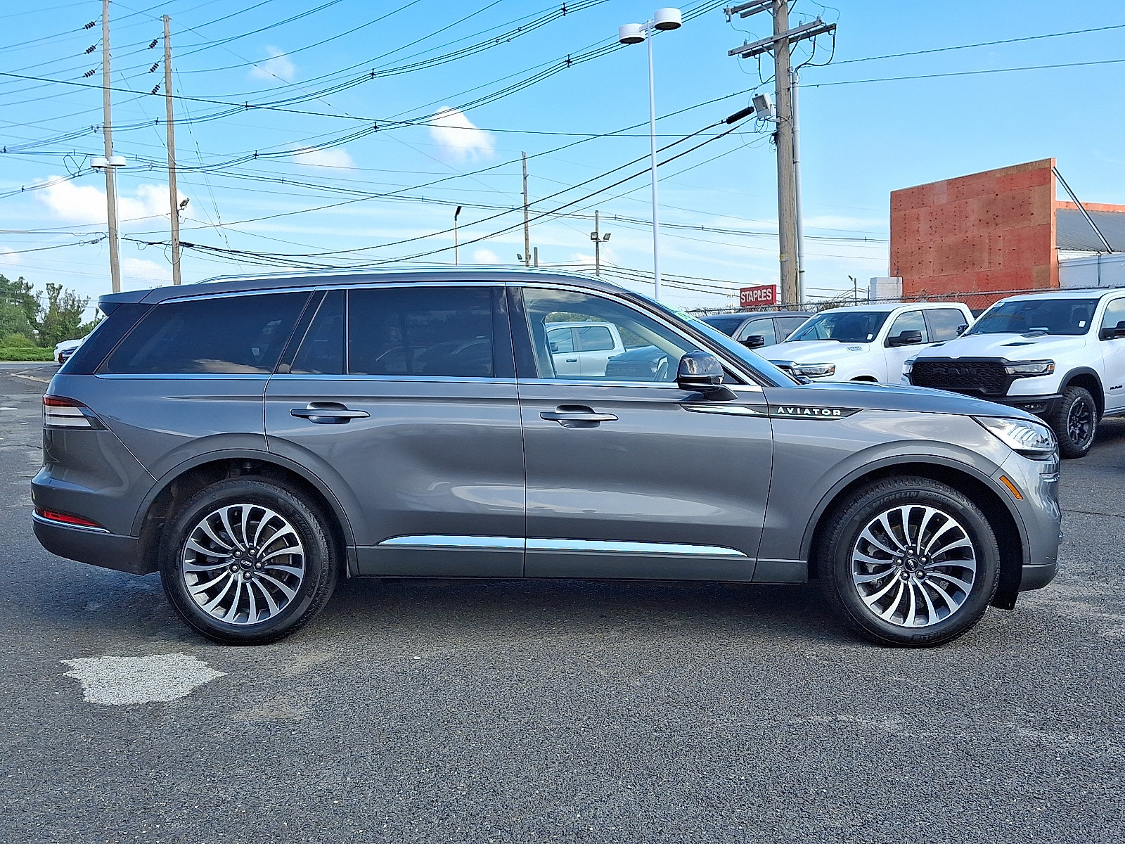 Used 2023 Lincoln Aviator AWD w/ Premium Package image 8