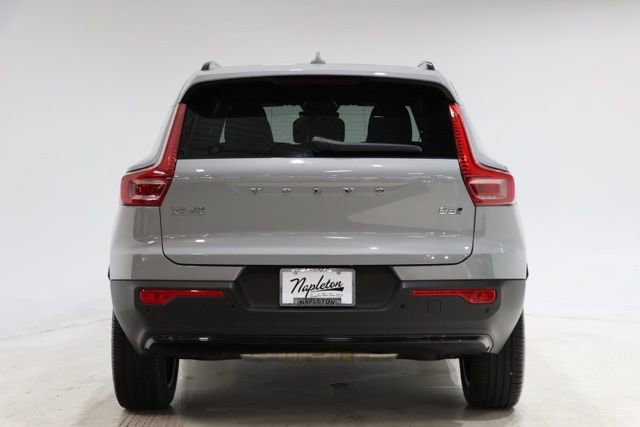 Used 2025 Volvo XC40 B5 Plus AWD/4WD image 6