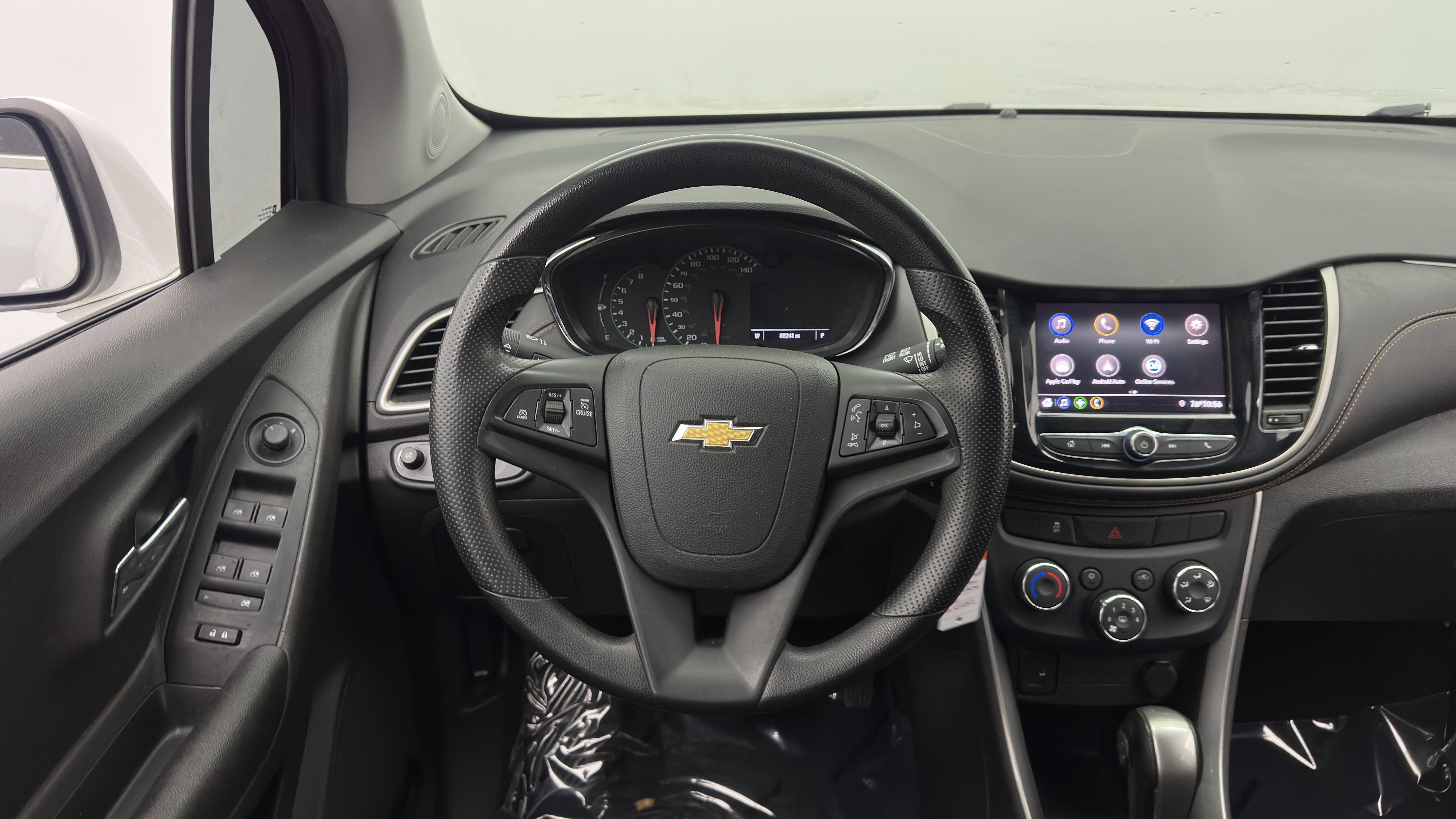 Used 2020 Chevrolet Trax LT FWD image 27