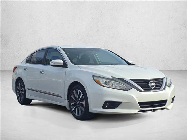 Used 2016 Nissan Altima 2.5 SL w/ 2.5 Technology Package image 3