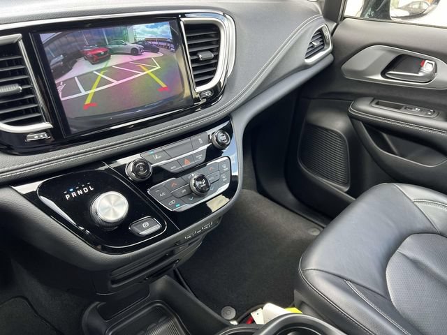 Used 2022 Chrysler Pacifica Touring-L w/ S Appearance Package FWD image 30