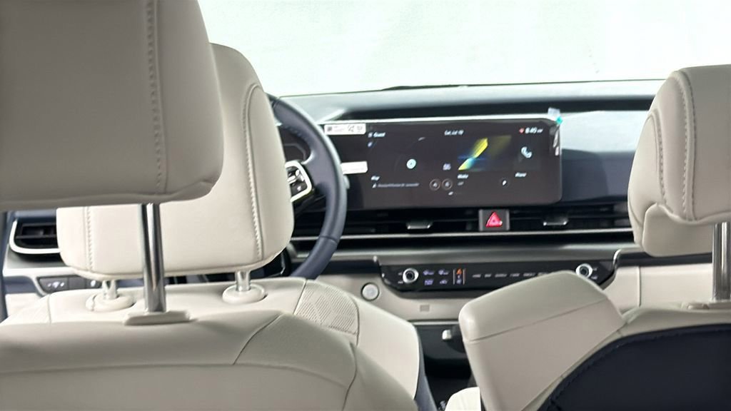 New 2026 Kia Carnival SX w/ SX Dark Edition Package FWD image 18