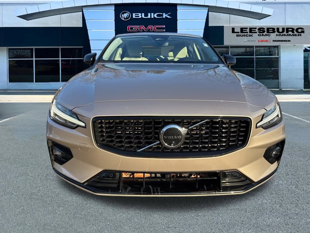 Used 2024 Volvo S60 B5 Plus w/ Climate Package image 2