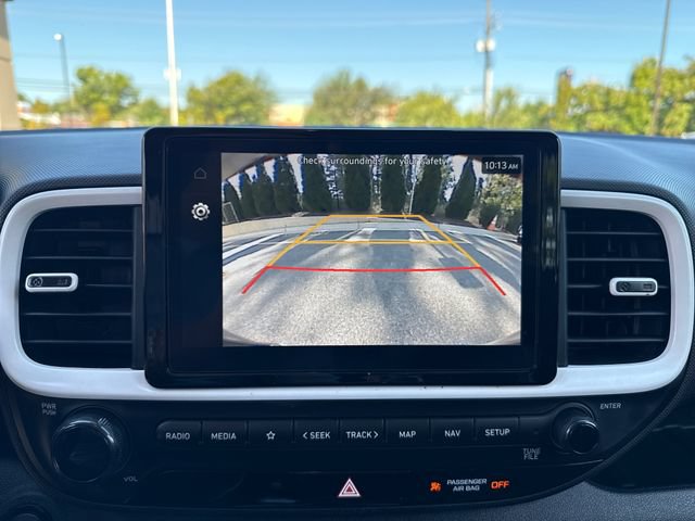 Used 2025 Hyundai Venue Limited FWD image 20