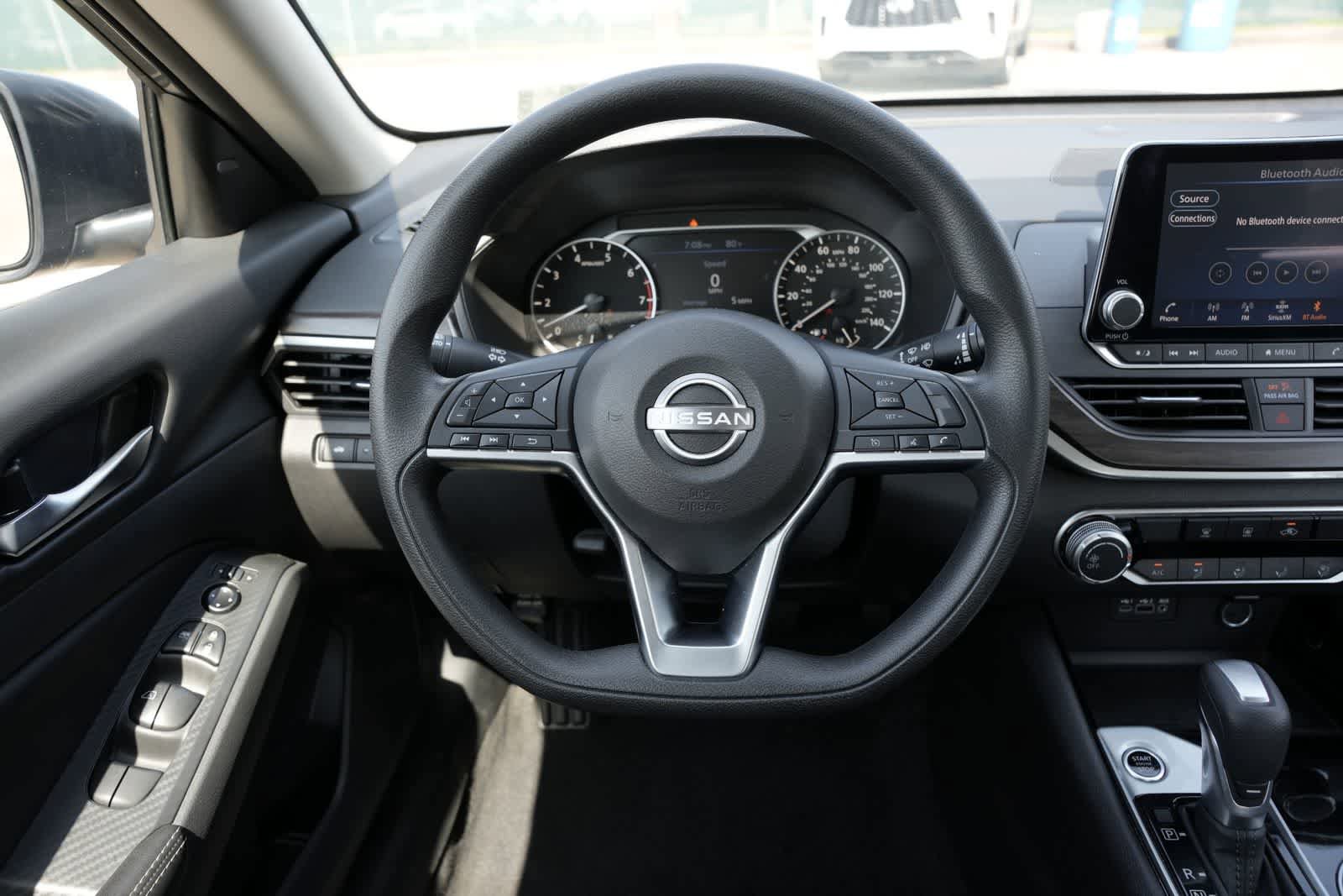 Used 2024 Nissan Altima 2.5 SV FWD image 6