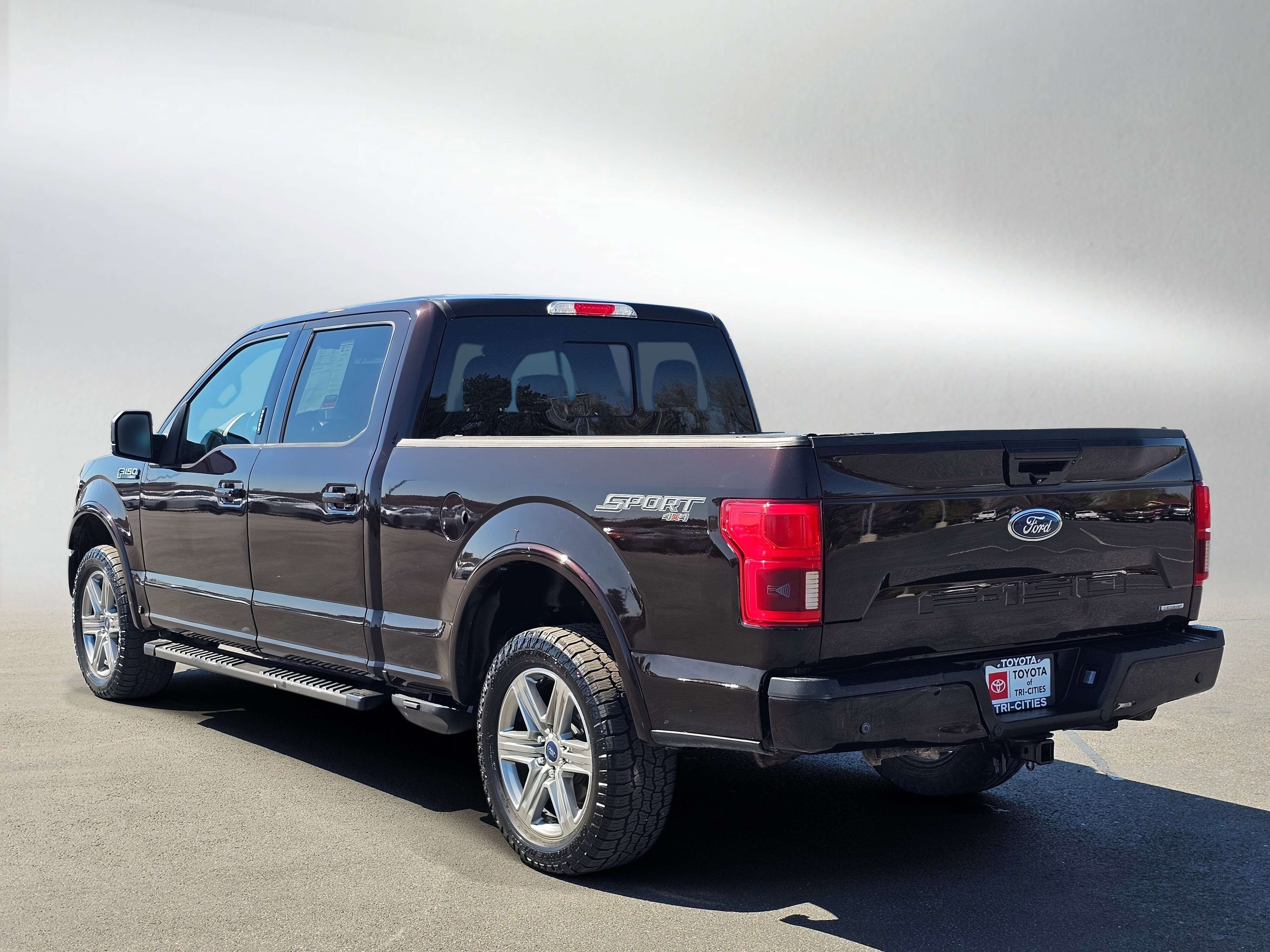 Used 2018 Ford F150 Lariat w/ Equipment Group 502A Luxury AWD/4WD image 3