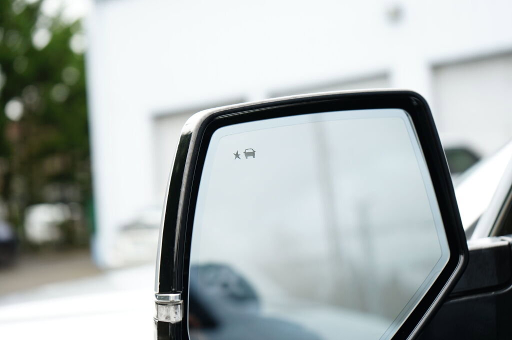 Used 2015 Cadillac Escalade Luxury image 10