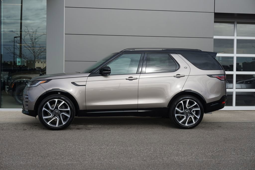 New 2025 Land Rover Discovery Dynamic SE image 8