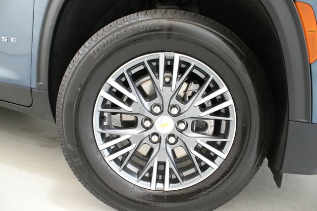 Certified 2026 Chevrolet Traverse LT FWD image 33