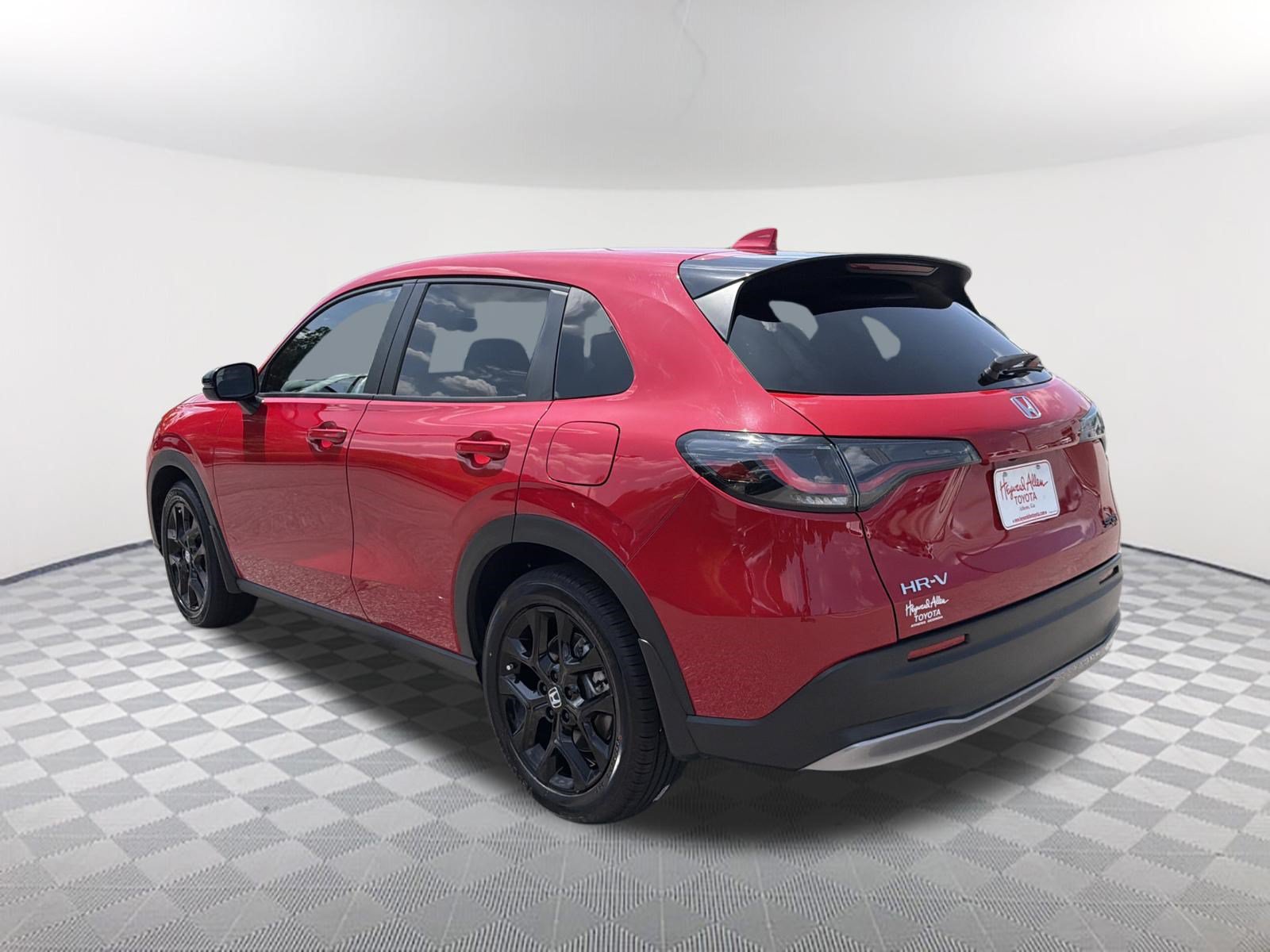Used 2025 Honda HR-V Sport image 14